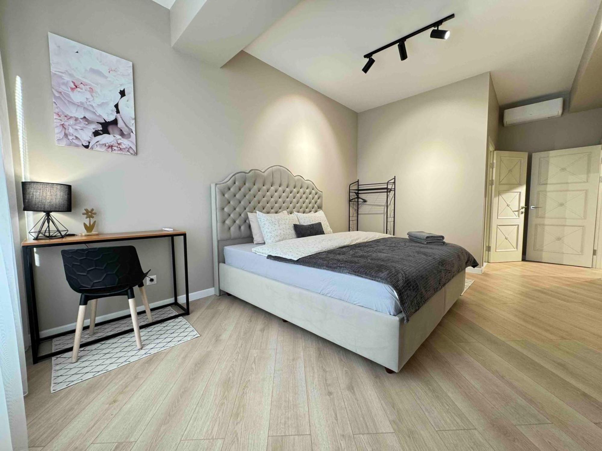 Rentnow Modern Business Apartment With 3 Bedrooms In Centre Chisinau Exterior foto