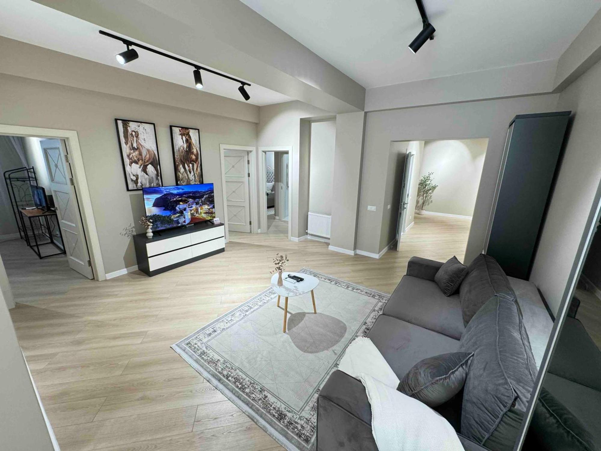 Rentnow Modern Business Apartment With 3 Bedrooms In Centre Chisinau Exterior foto