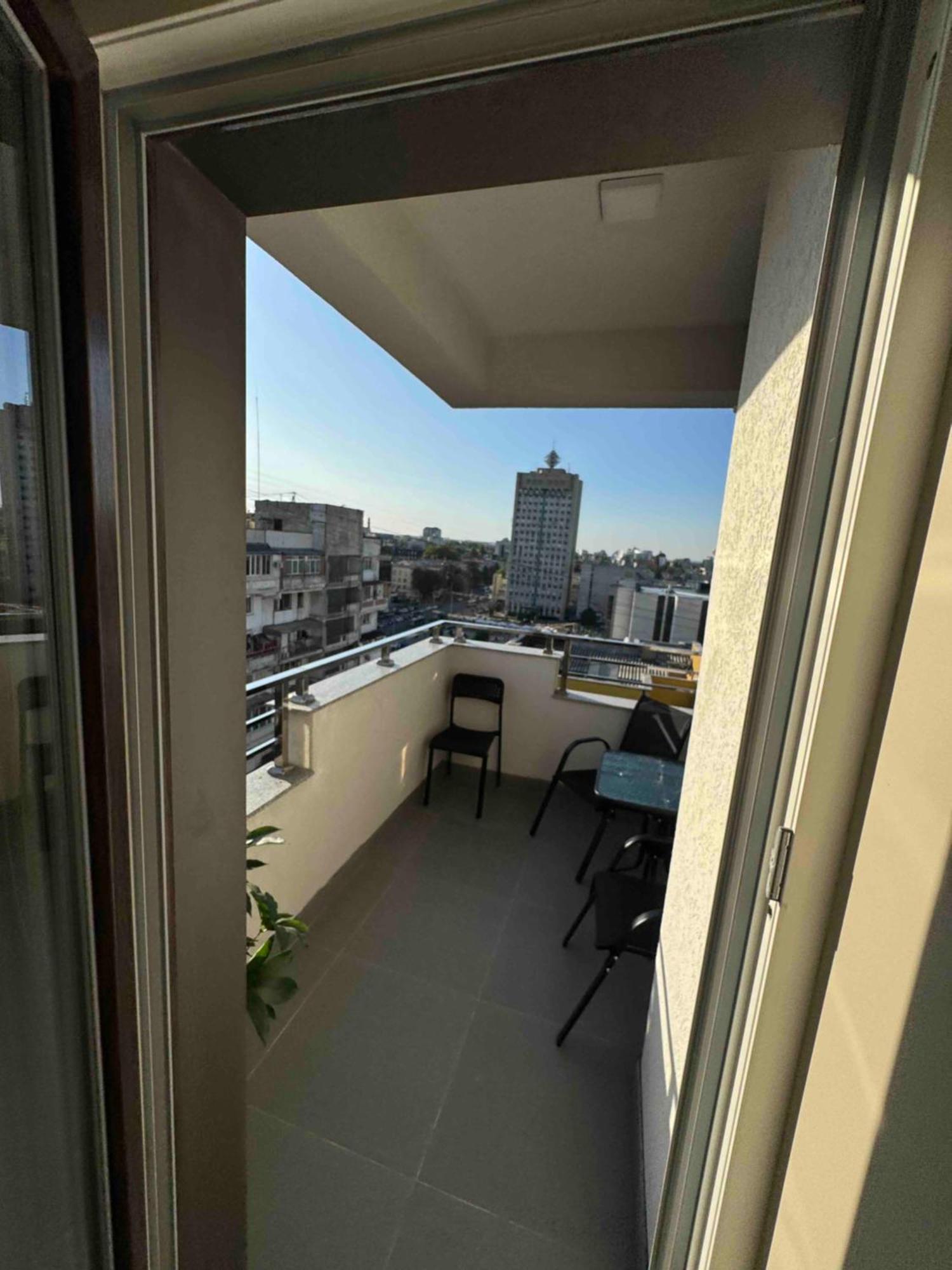 Rentnow Modern Business Apartment With 3 Bedrooms In Centre Chisinau Exterior foto