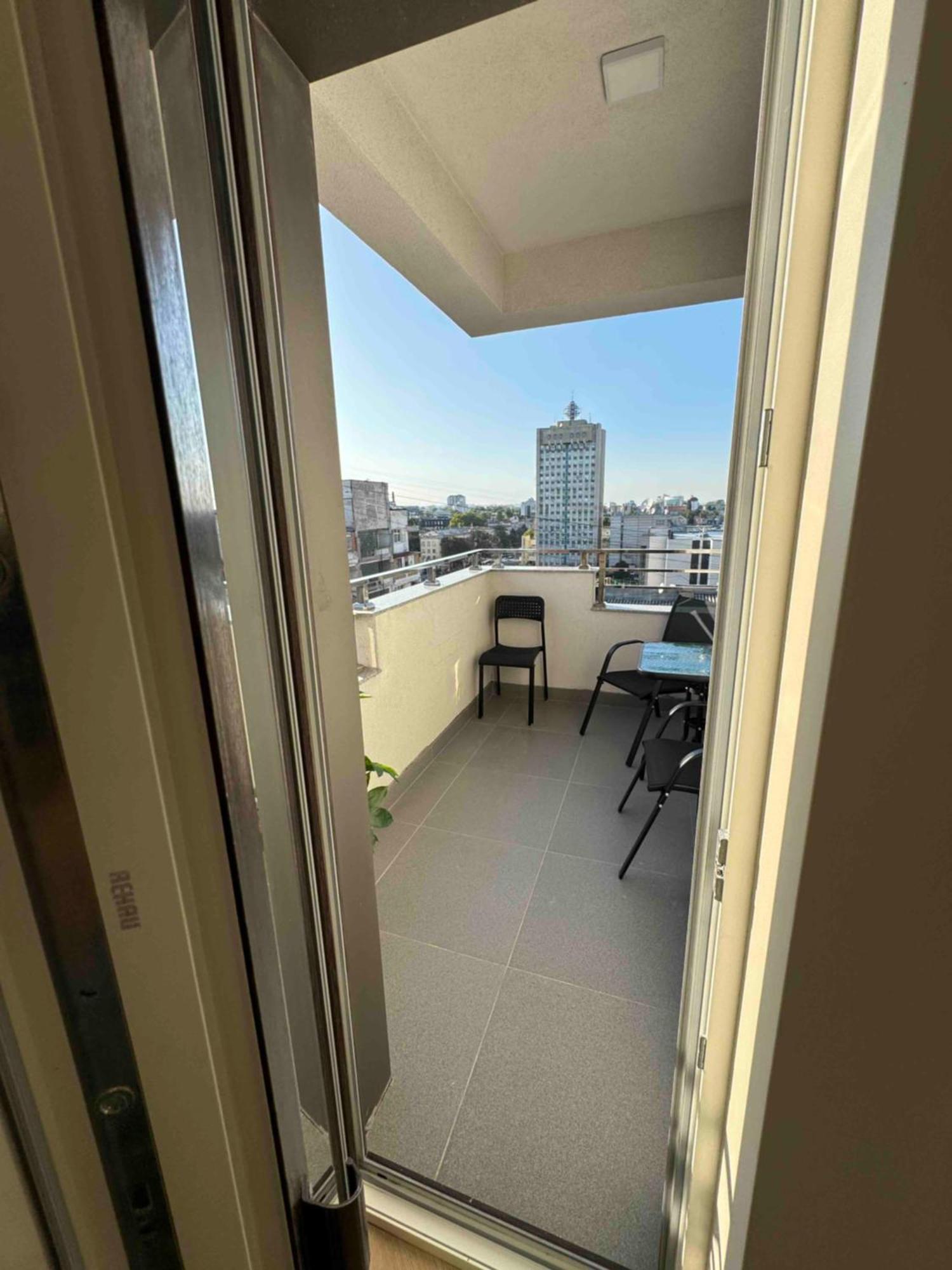 Rentnow Modern Business Apartment With 3 Bedrooms In Centre Chisinau Exterior foto